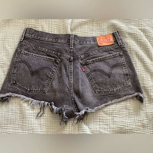 Vintage Levi’s 501 cut off shorts. - Picture 2 of 3